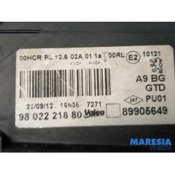 Peugeot - 208 - Koplamp links