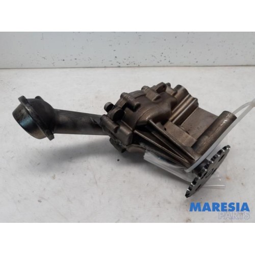 Renault - Kangoo - Oil pump