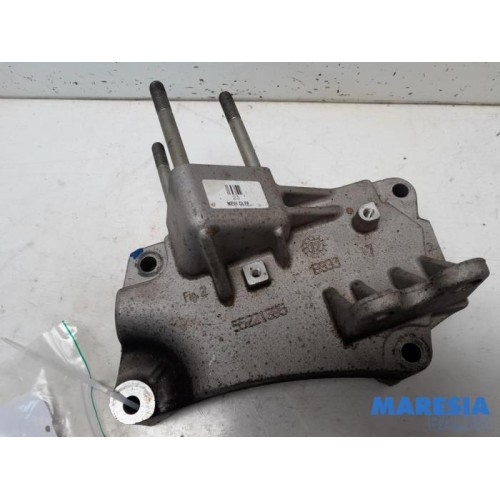Fiat - Doblo - Engine mount