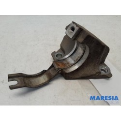 Renault - Clio - Support (miscellaneous)