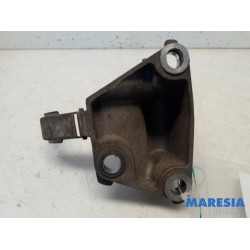 Renault - Clio - Support (miscellaneous)