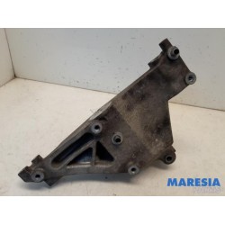 Fiat - 500 - Alternator upper bracket