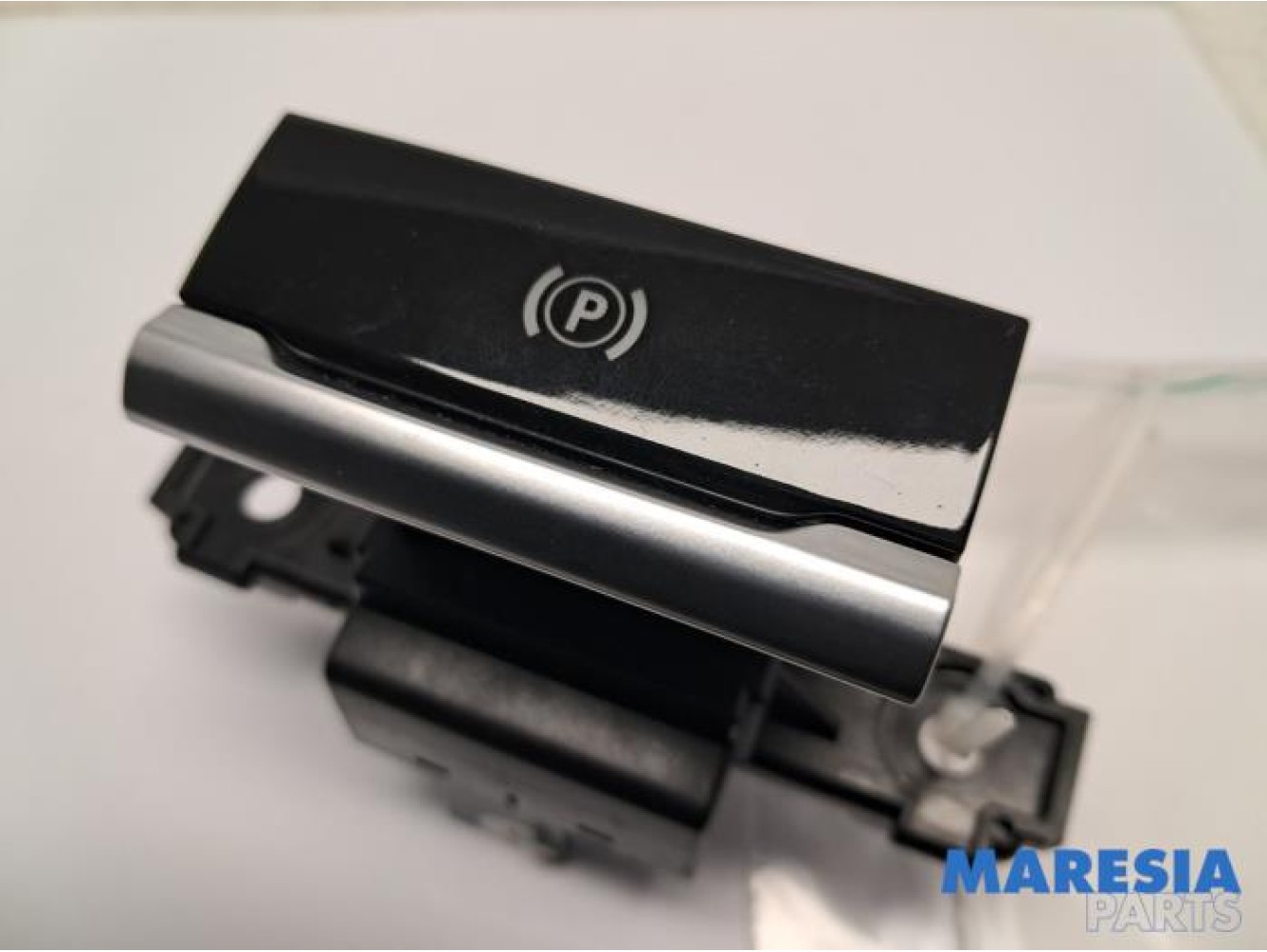 Citroen - C4 Grand Picasso - Parking brake switch