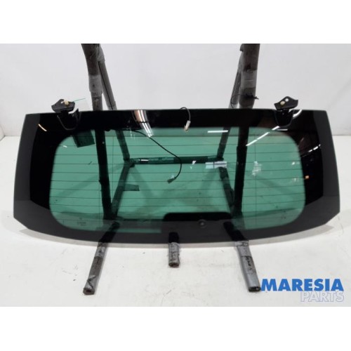 Peugeot - 207 - Rear window