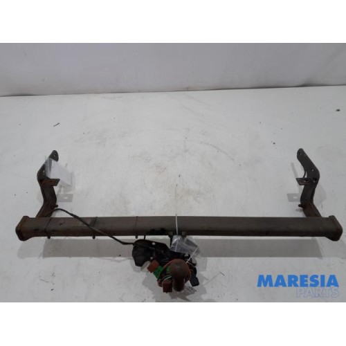 Peugeot - 207 - Towbar
