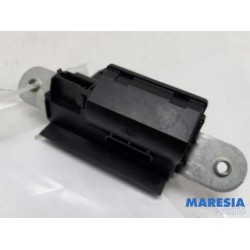 Fiat - 500 - Tailgate lock mechanism