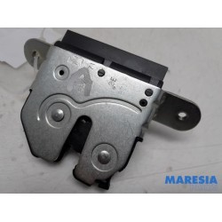 Fiat - 500 - Tailgate lock mechanism