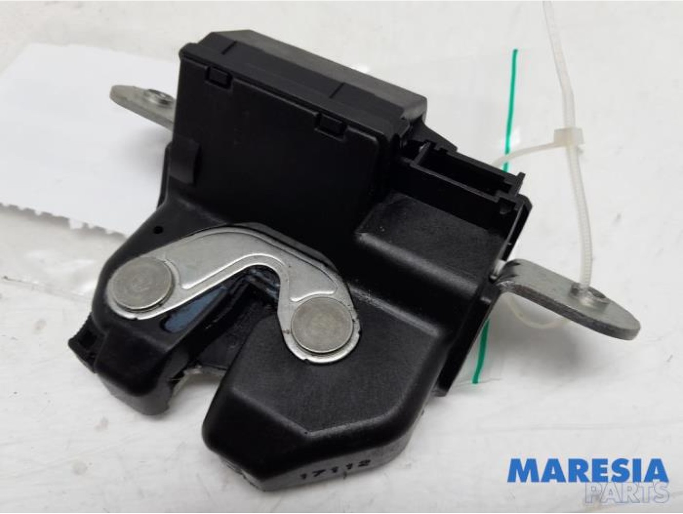Fiat - 500 - Tailgate lock mechanism
