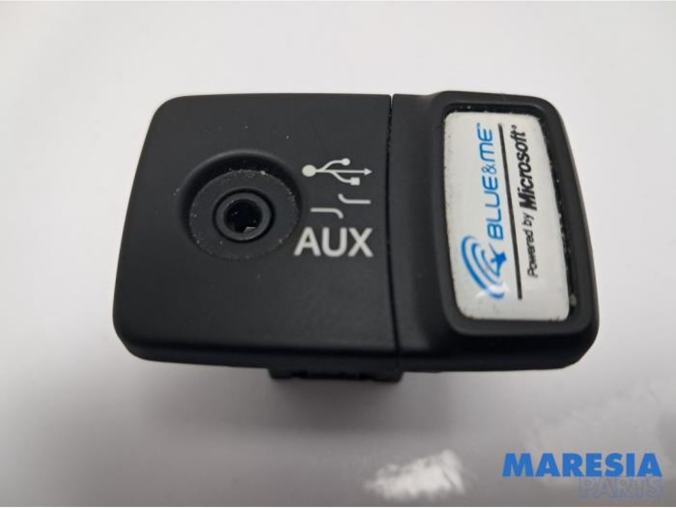 Fiat - 500 - AUX / USB connection