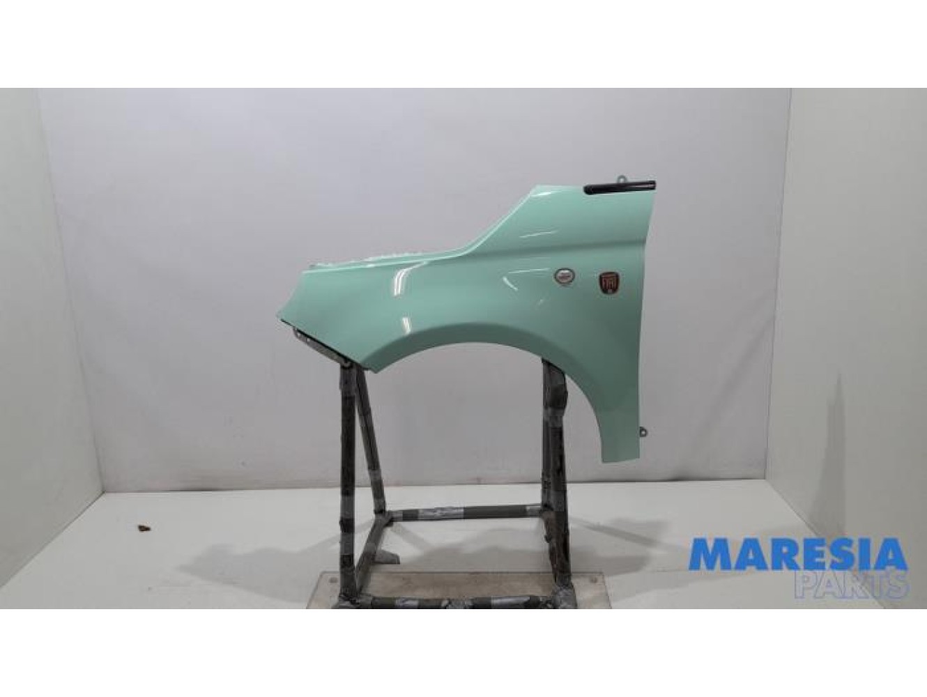 Fiat - 500 - Front wing, left