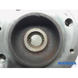 Peugeot - 208 - Fusee links-voor