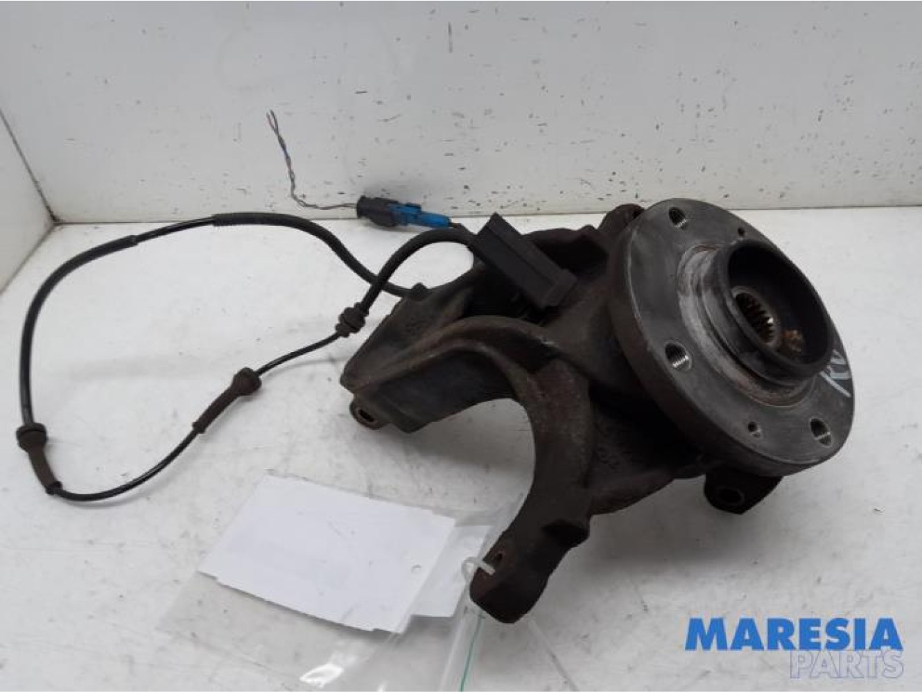 Peugeot - 208 - Knuckle, front right