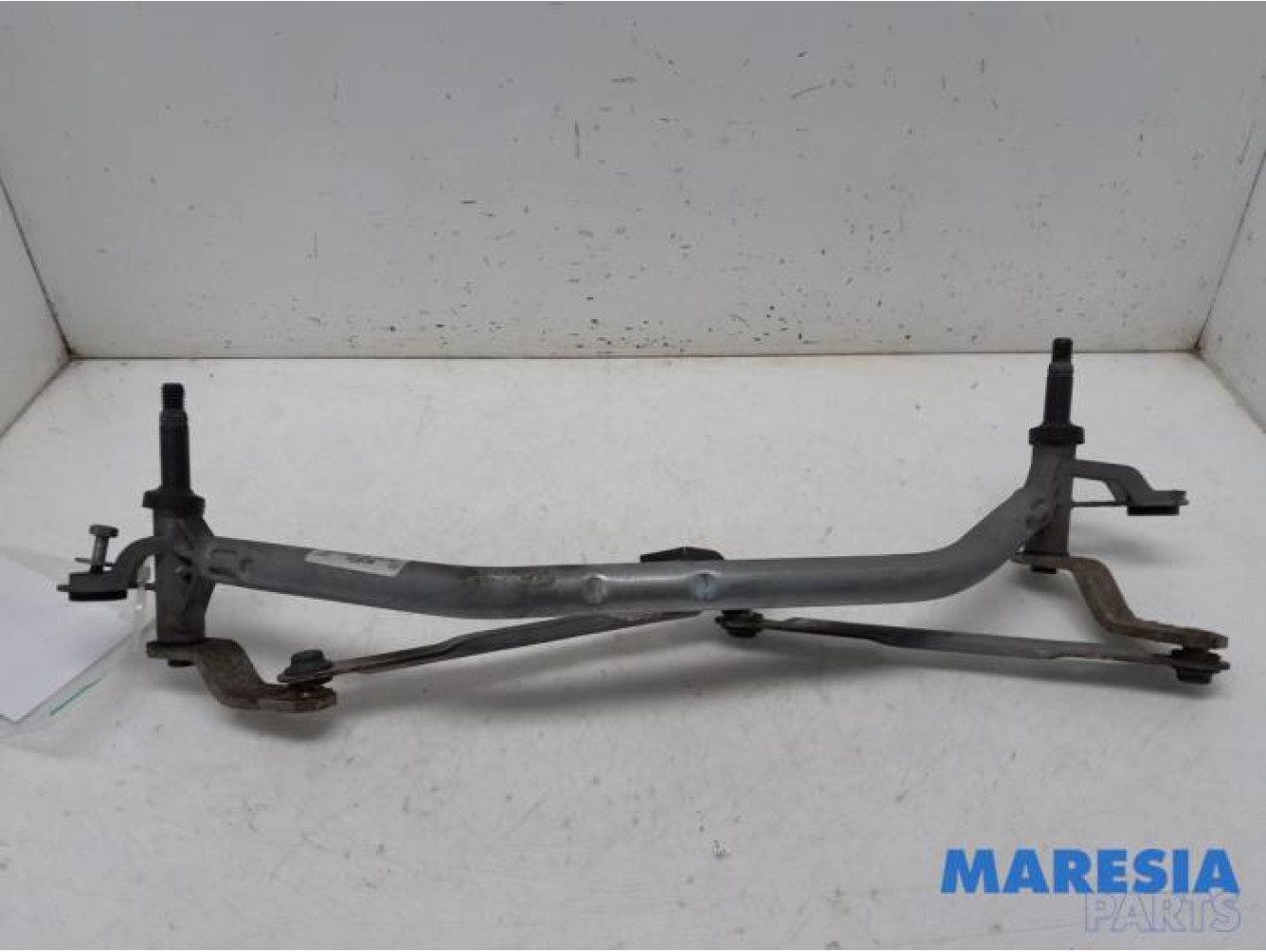 Peugeot - 208 - Wiper mechanism