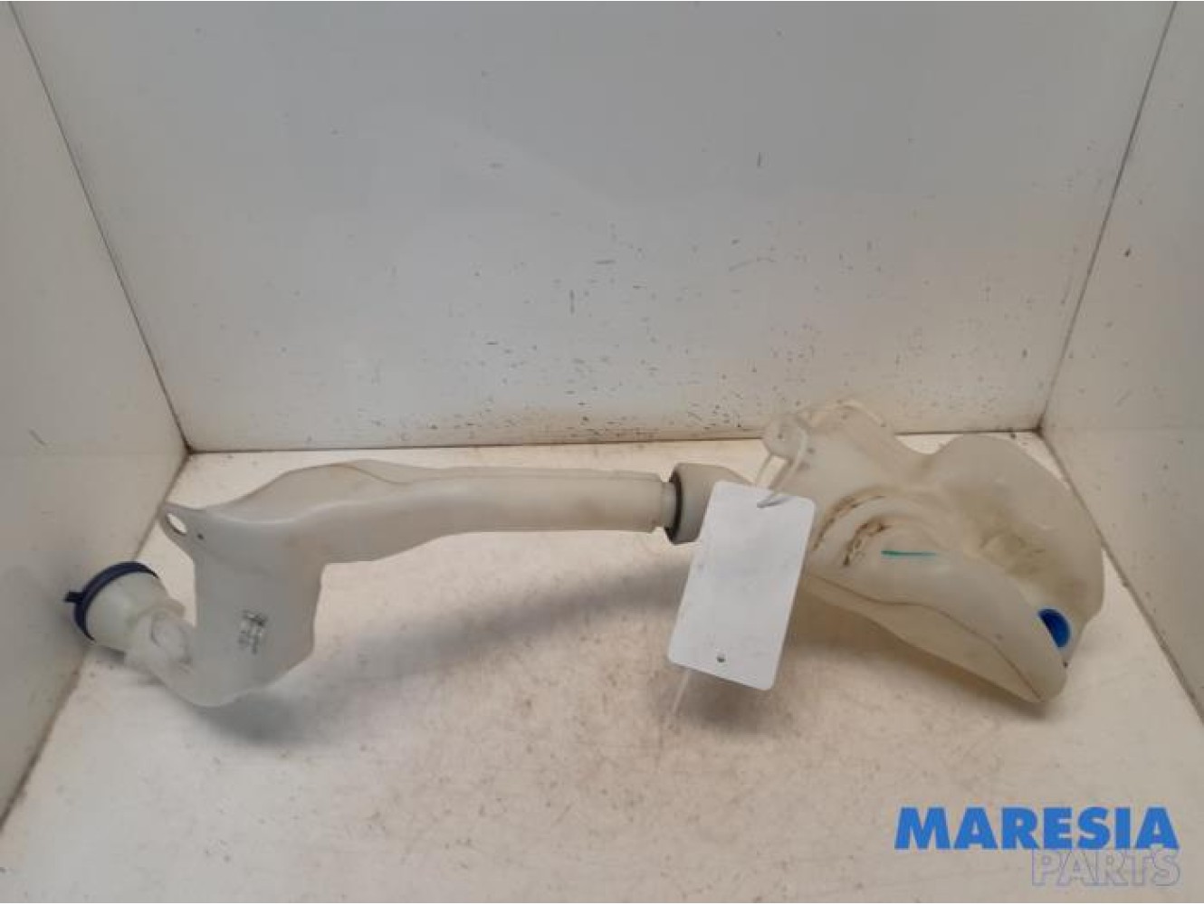 Peugeot - 208 - Front windscreen washer reservoir