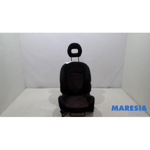 Peugeot - 206 - Stoel links
