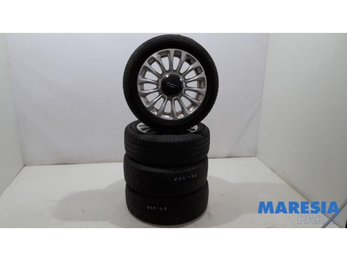 Fiat - 500 - Sportvelgenset + banden