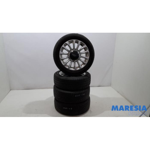Fiat - 500 - Sportvelgenset + banden