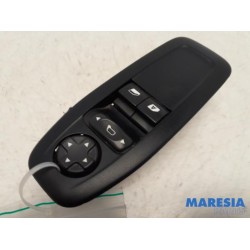 Peugeot - 208 - Multi-functional window switch
