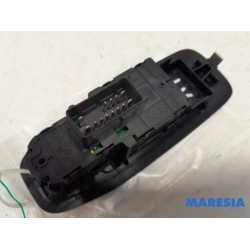 Peugeot - 208 - Multi-functional window switch