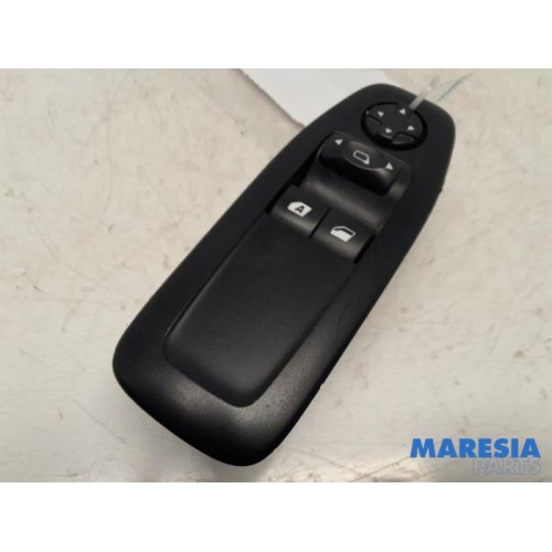 Peugeot - 208 - Multi-functional window switch