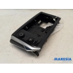 Peugeot - 208 - Panneau commande radio