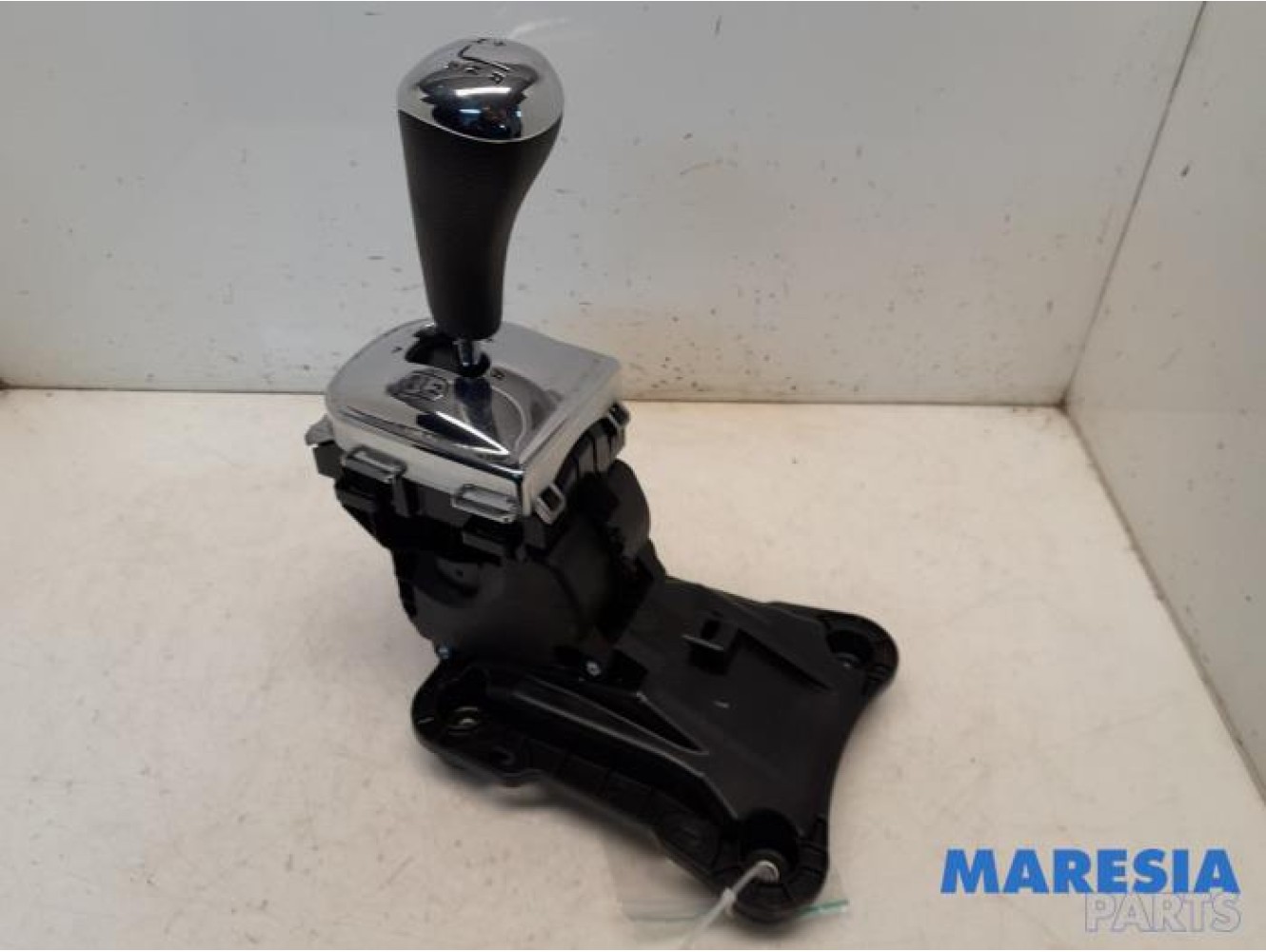 Peugeot - 208 - Automatic gear selector