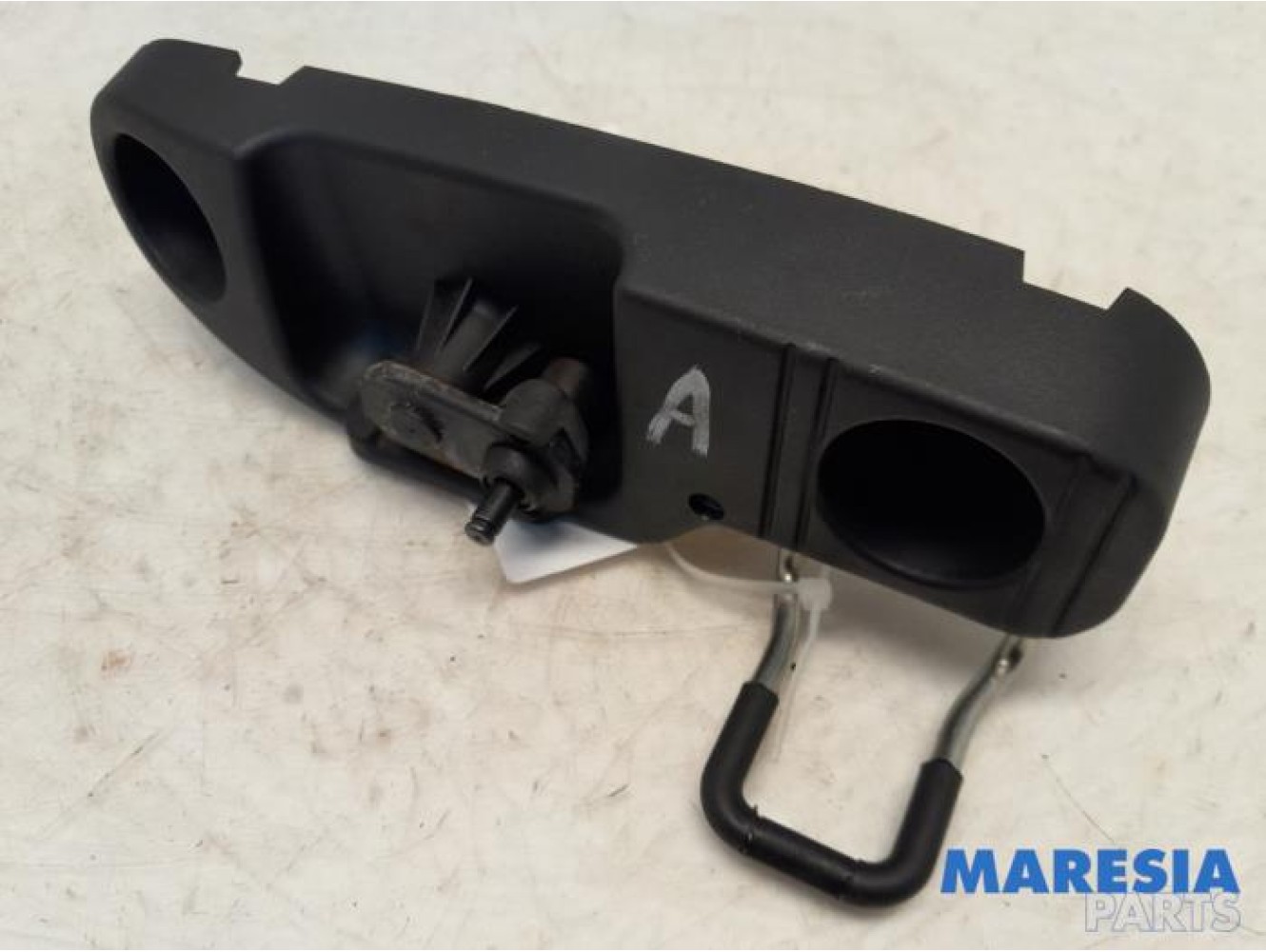 Peugeot - 207 - Tailgate lock stop