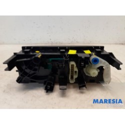 Peugeot - 207 - Heater control panel