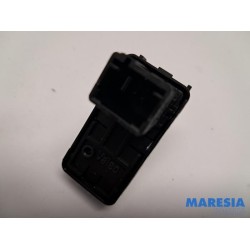 Peugeot - 207 - Electric window switch