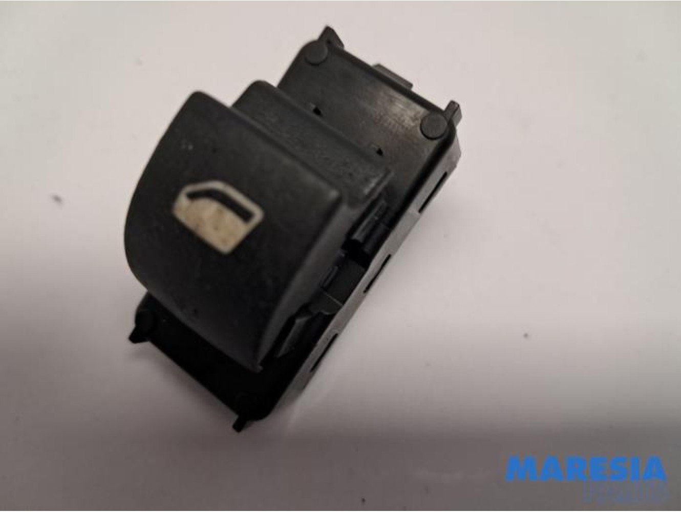 Peugeot - 207 - Electric window switch
