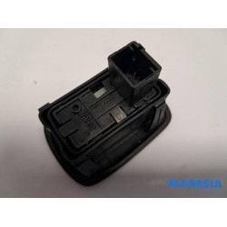 Peugeot - 207 - Electric window switch