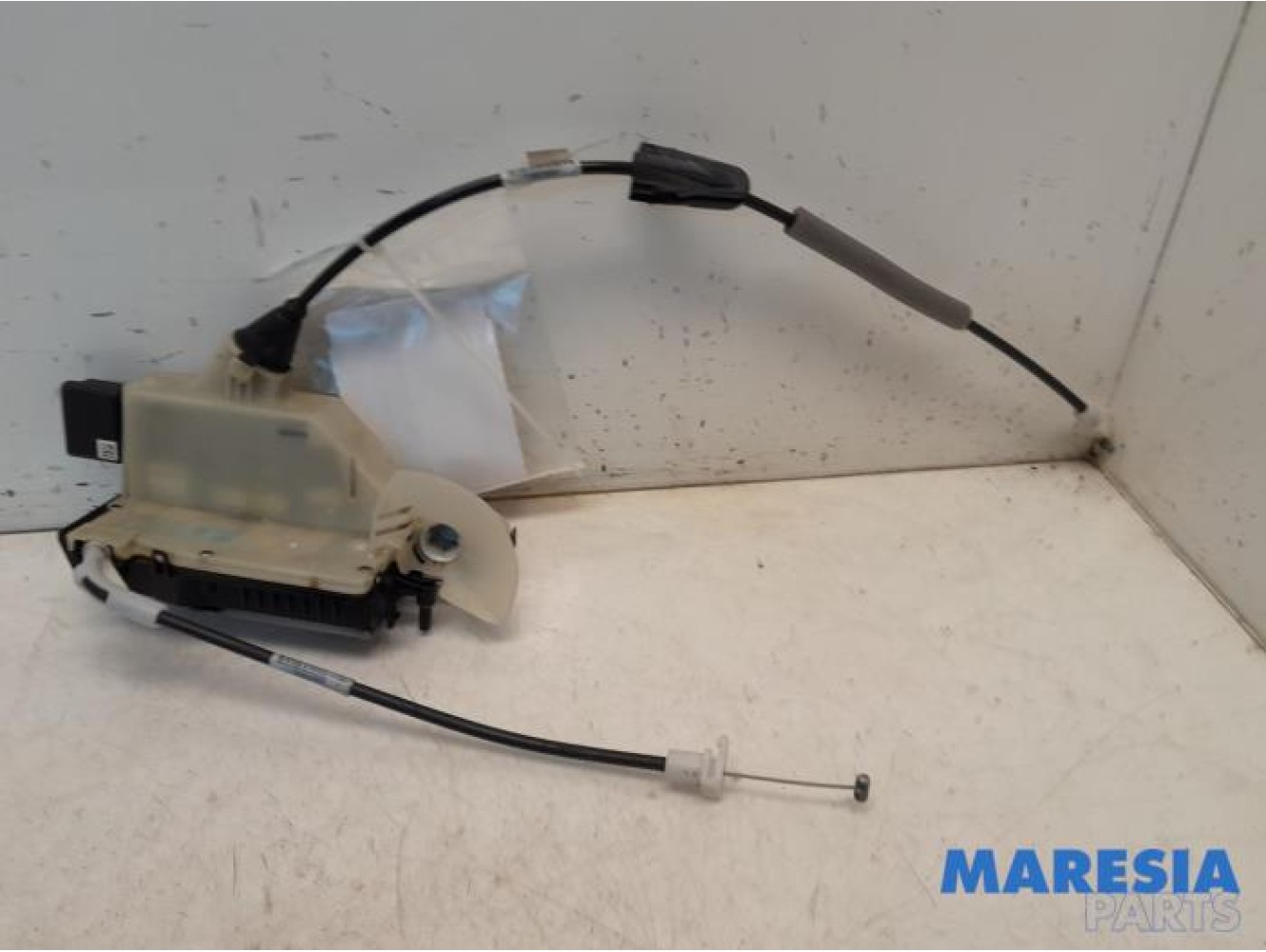 Peugeot - 208 - Door lock mechanism 4-door, front left