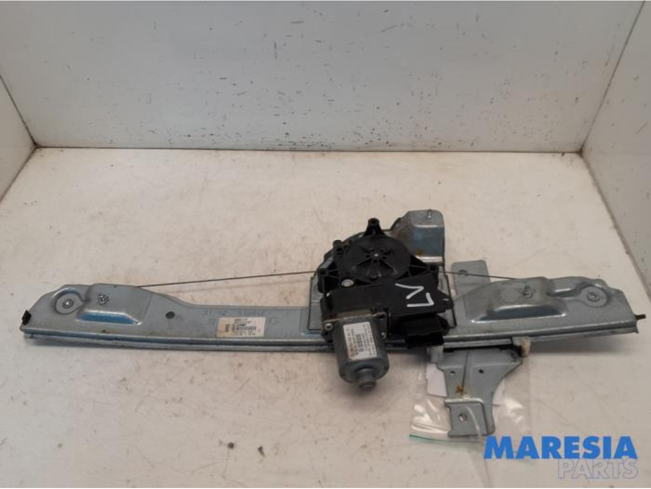 Peugeot - 208 - Window mechanism 4-door, front left