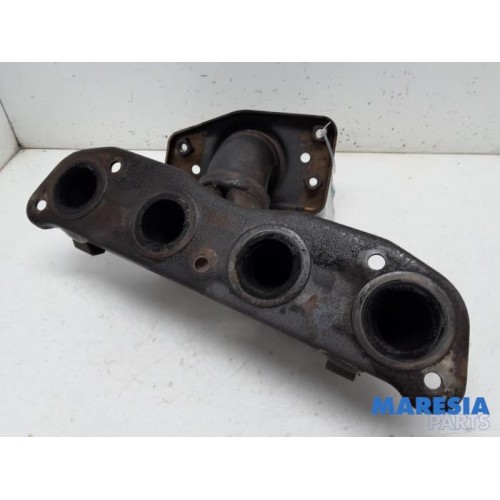 Renault - Scenic - Exhaust manifold