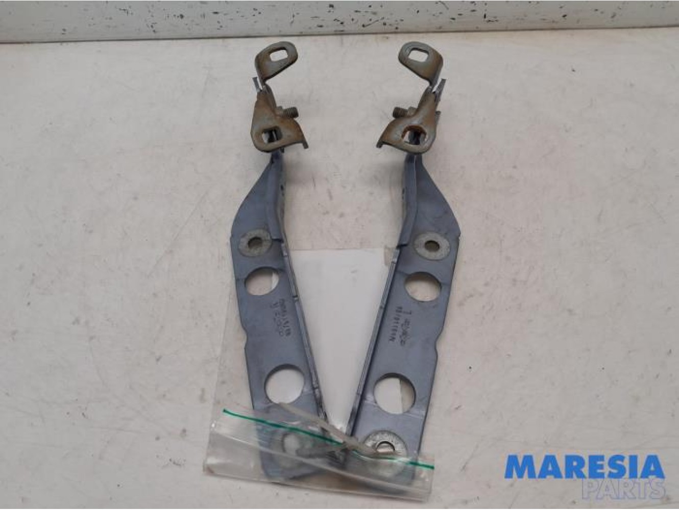 Citroen - C4 Grand Picasso - Bonnet Hinge