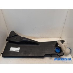 Citroen - C4 Grand Picasso - Front windscreen washer reservoir