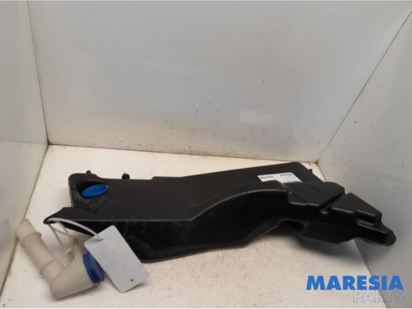 Citroen - C4 Grand Picasso - Front windscreen washer reservoir