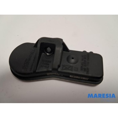 Renault - Clio - Tyre pressure sensor