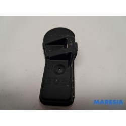 Renault - Clio - Tyre pressure sensor