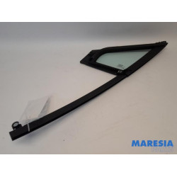 Renault - Clio - Quarter light, front right
