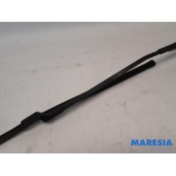 Peugeot - 3008 - Front wiper arm