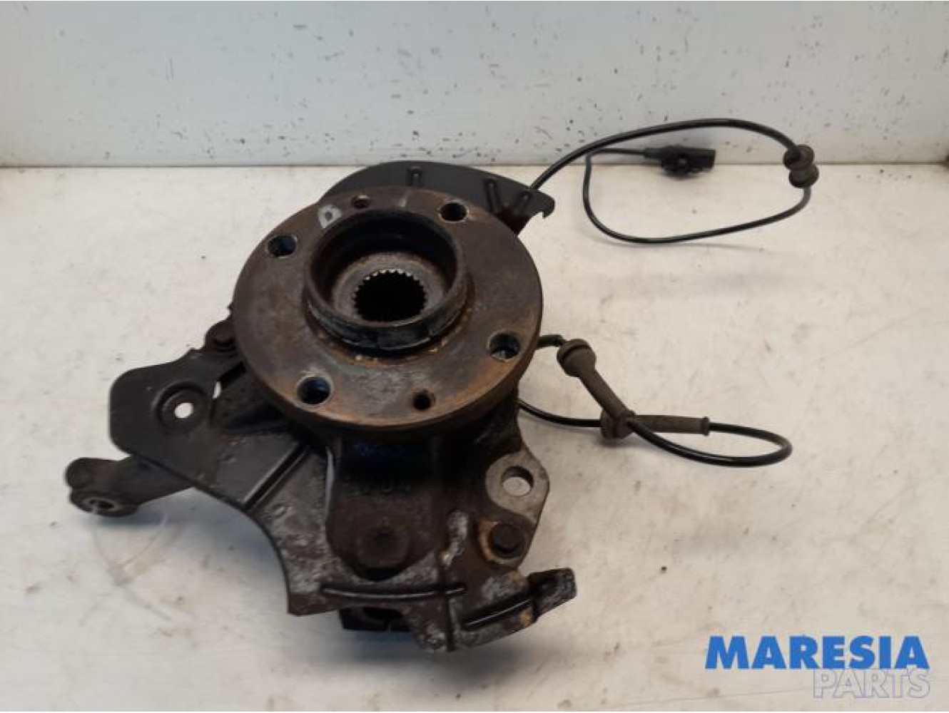 Fiat - 500 - Knuckle, front right
