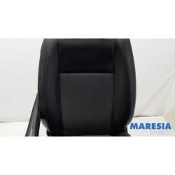 Toyota - Pro-Ace - Sitz links