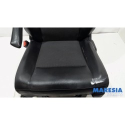 Toyota - Pro-Ace - Sitz links