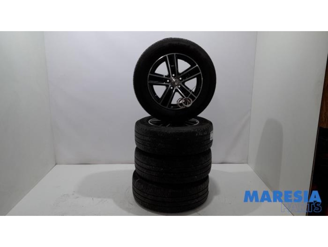 Toyota - Pro-Ace - Sportvelgenset + banden