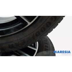 Toyota - Pro-Ace - Sportvelgenset + banden