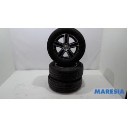 Toyota - Pro-Ace - Sportvelgenset + banden