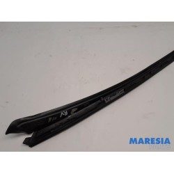 Peugeot - 3008 - Frontscreen frame