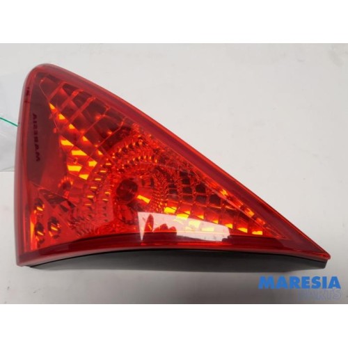 Peugeot - 3008 - Taillight, right