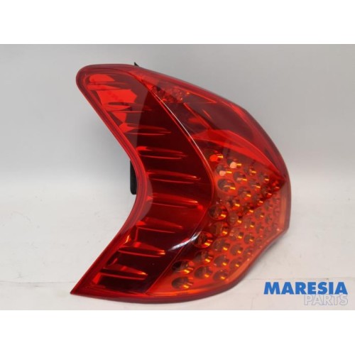 Peugeot - 3008 - Taillight, left